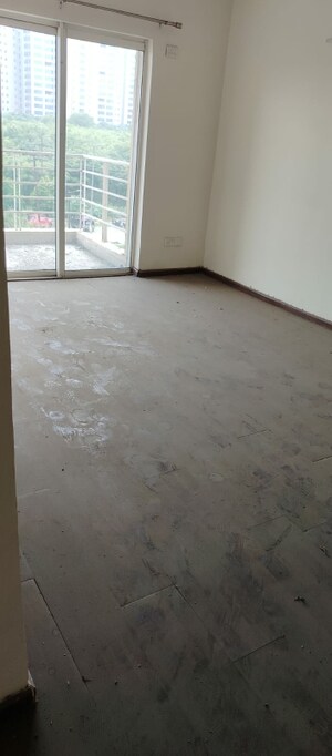 Room in 3 BHK Apartment at Paras Seasons, Sector 168 – for Sale