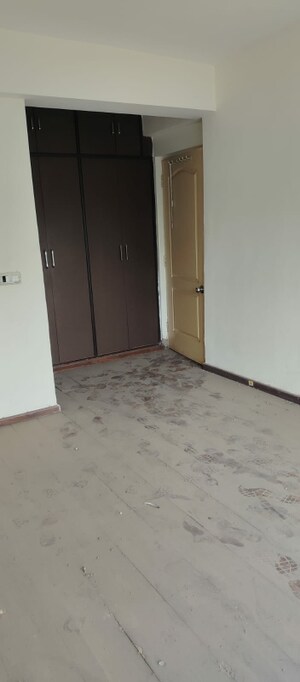 Room in 3 BHK Apartment at Paras Seasons, Sector 168 – for Sale