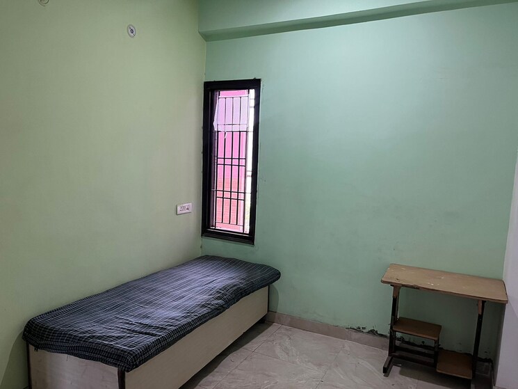 Room, arv-park 2 Bedroom 1050 Sq.Ft. Independent House In Sector 63 Noida 9152825