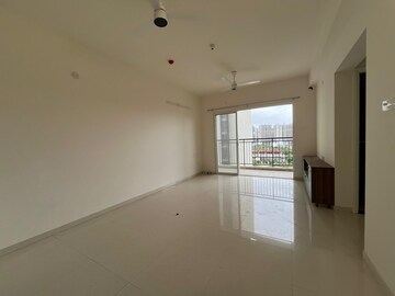 Room in 2 BHK Apartment at Godrej Nurture Pune, Mamurdi – for Rent