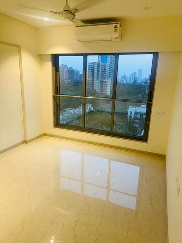 Room in 2 BHK Apartment at Supreme Elenor, Chembur – for Rent