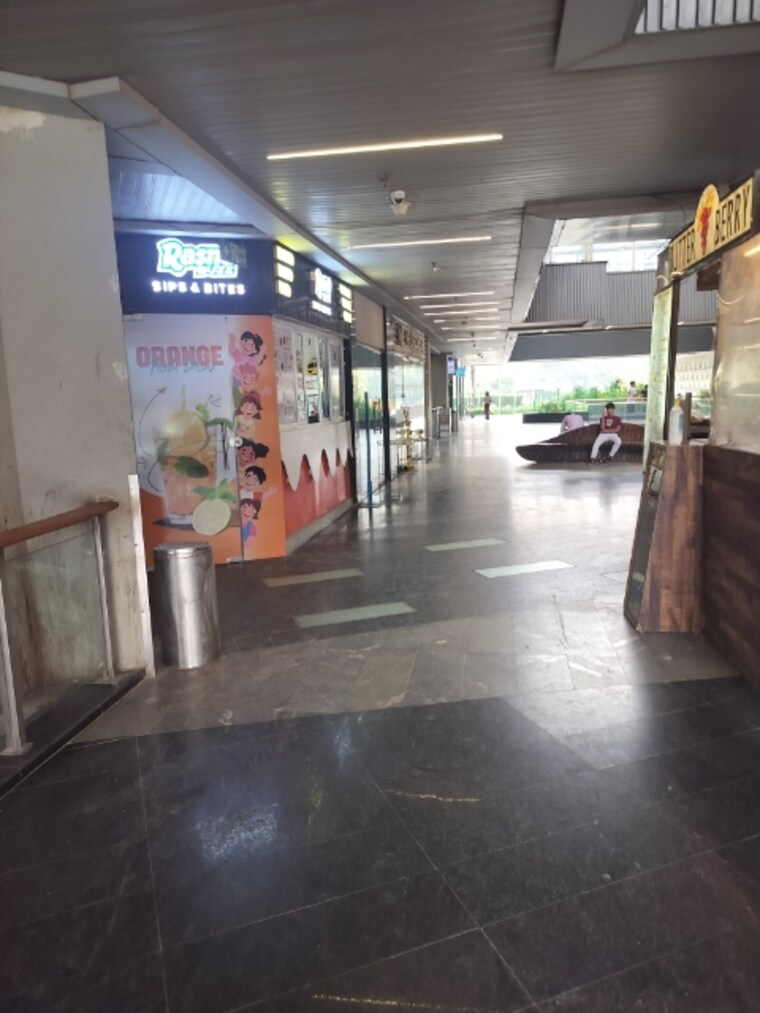  Parking, galaxy-blue-sapphire-plaza Commercial Shop 402 Sq.Ft. In Sector 4 Greater Noida Greater Noida 9152861