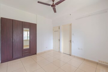Room in 3 BHK Apartment at Brigade Metropolis, Mahadevpura – for Rent