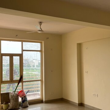 Room in 2 BHK Apartment at RAS Palm Residency, Sector 75 – for Sale