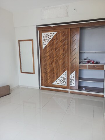 Room in 2 BHK Apartment at Puranik Rumah Bali, Ghodbunder Road – for Rent