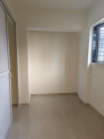 Room in 2 BHK Apartment at Puranik Rumah Bali, Ghodbunder Road – for Rent