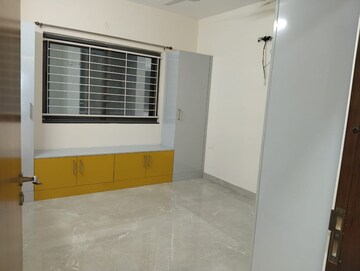 Room in 3 BHK Apartment at Rajapushpa Provincia, Narsingi – for Rent