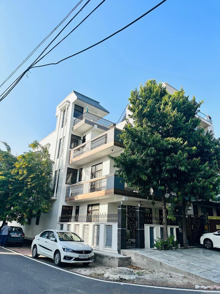 Exterior View, sector 23 6+ Bedroom 300 Sq.Yd. Independent House In Sector 23 Noida 9152967