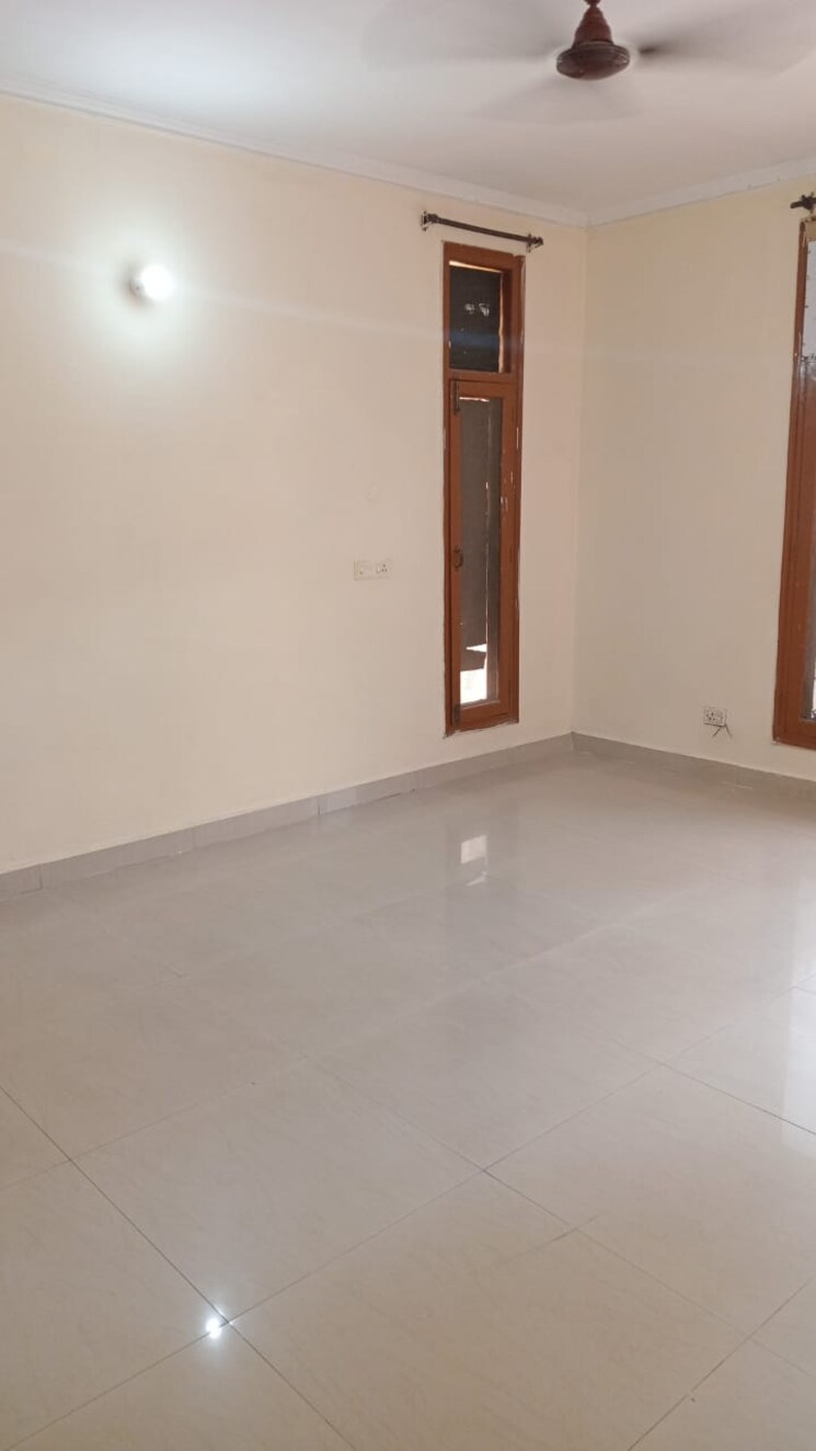 Room, vip road 2 Bedroom 1250 Sq.Ft. Apartment In Vip Road Zirakpur 9153088