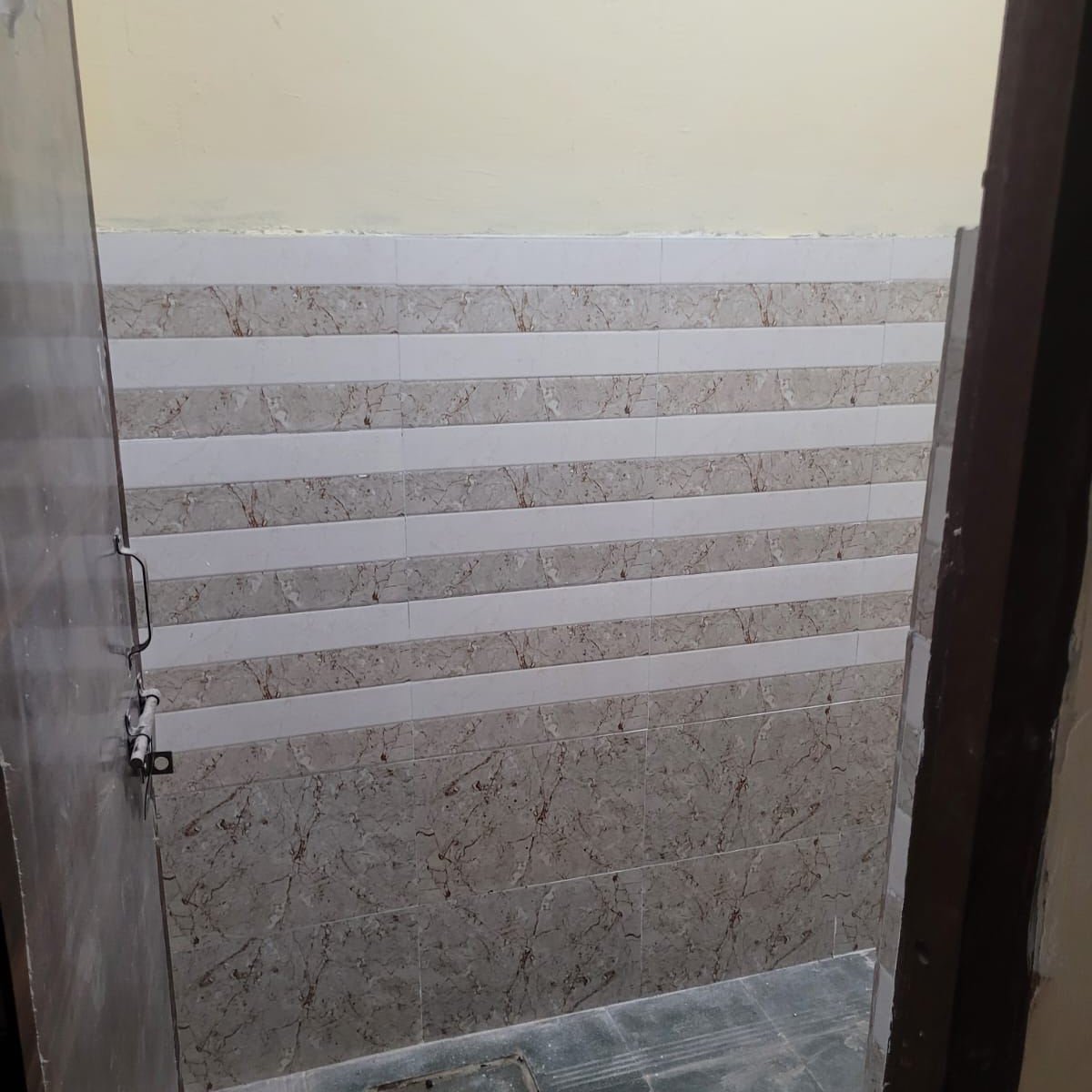 1 Rk+ Study Room Builder Floor For Rent in Deep Homes Sector 73