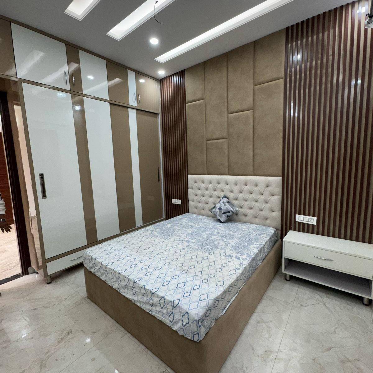 1 BHK + Extra Room Apartment For Rent in Shivalik City 