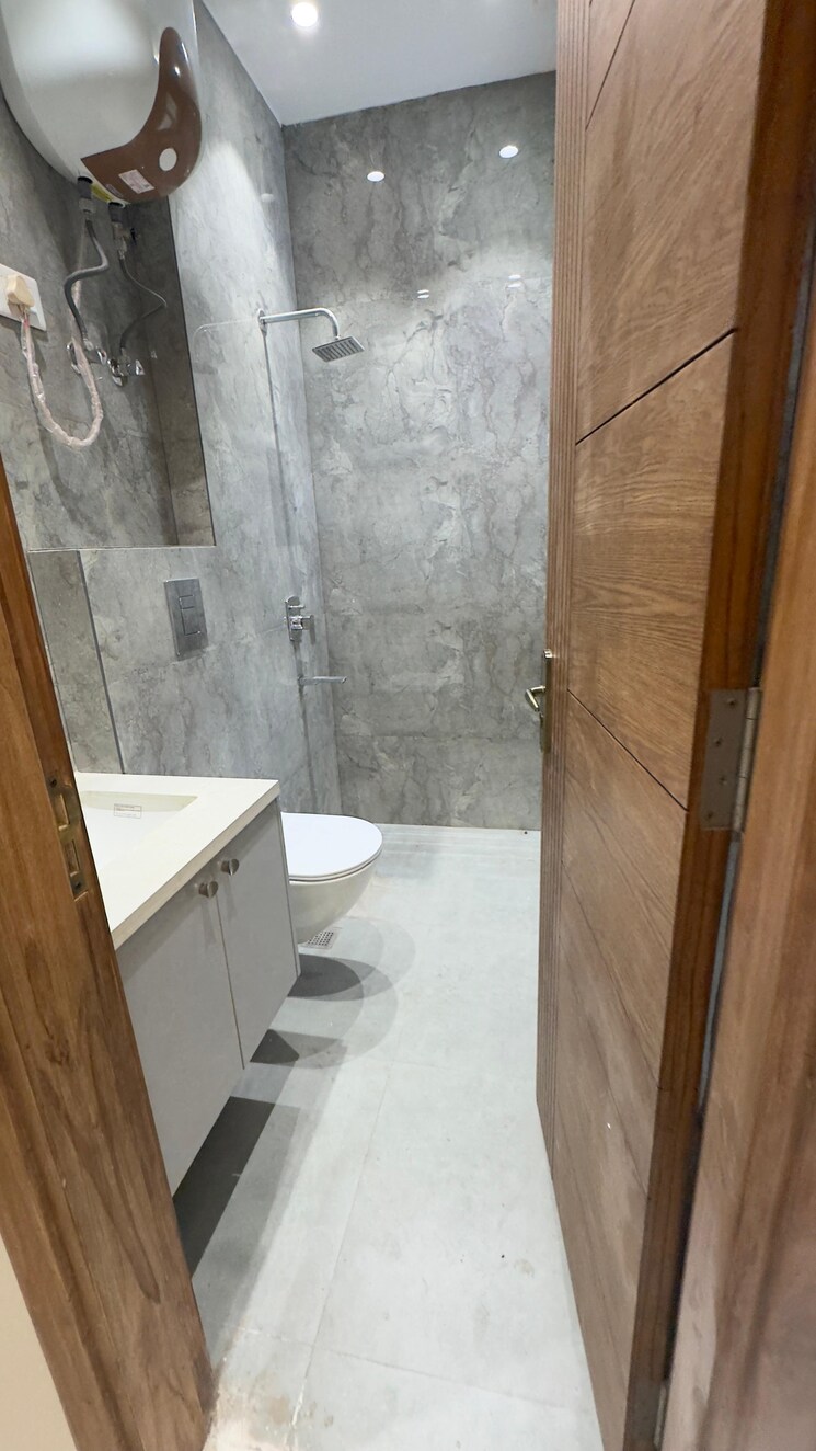 Balcony, east of kailash 3 Bedroom 1125 Sq.Ft. Builder Floor In East Of Kailash Delhi 9153144