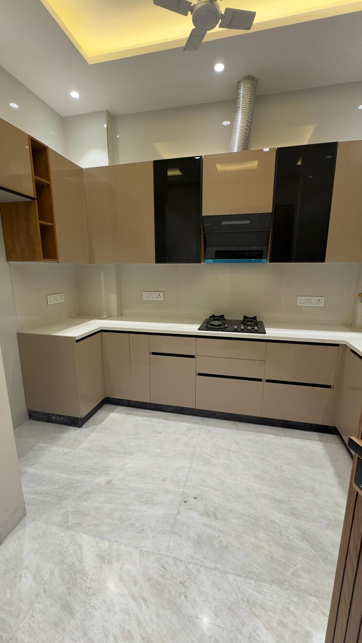 Kitchen, east of kailash 3 Bedroom 1125 Sq.Ft. Builder Floor In East Of Kailash Delhi 9153144