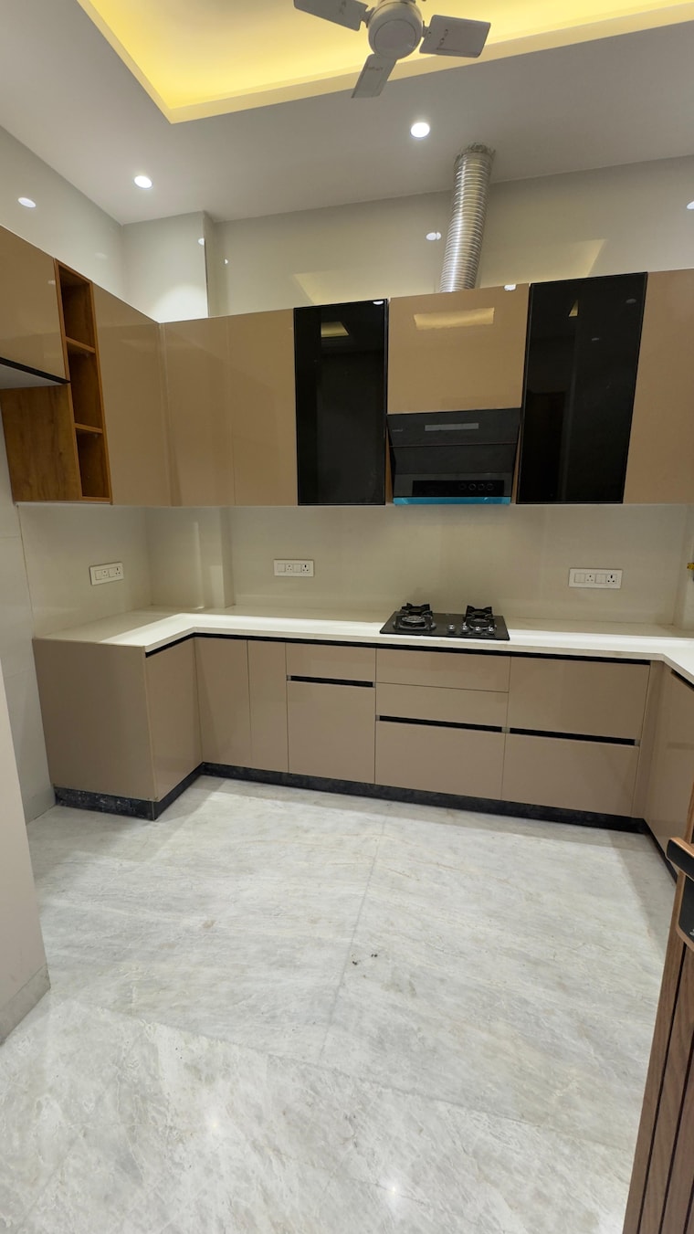 Kitchen, east of kailash 3 Bedroom 1125 Sq.Ft. Builder Floor In East Of Kailash Delhi 9153144