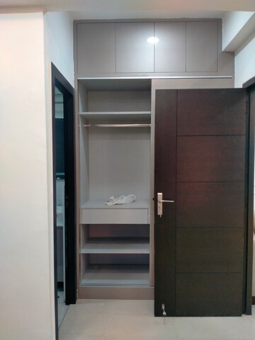Furnished Amenities in 2 BHK Apartment at Suncity Avenue 76, Sector 76 – for Rent