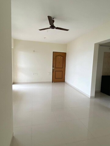 Room in 2 BHK Apartment at Nyati Equatorial, Bavdhan – for Rent