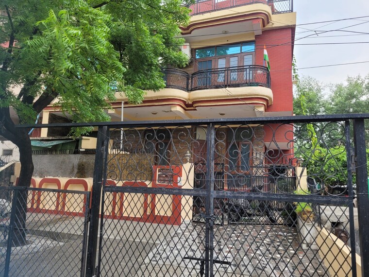 Exterior View, rwa-apartments-sector-26 6+ Bedroom 171 Sq.Mt. Independent House In Sector 26 Noida 9153121