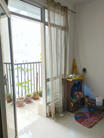 Living Room in 2.5 BHK Apartment at Gaur City 4th Avenue, Sector 4 Greater Noida – for Rent