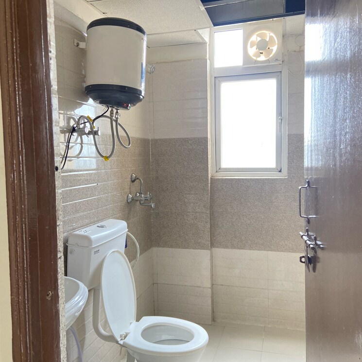 Bathroom, signature-global-orchard-avenue 2 Bedroom 603 Sq.Ft. Apartment In Sector 93 Gurgaon 9153160