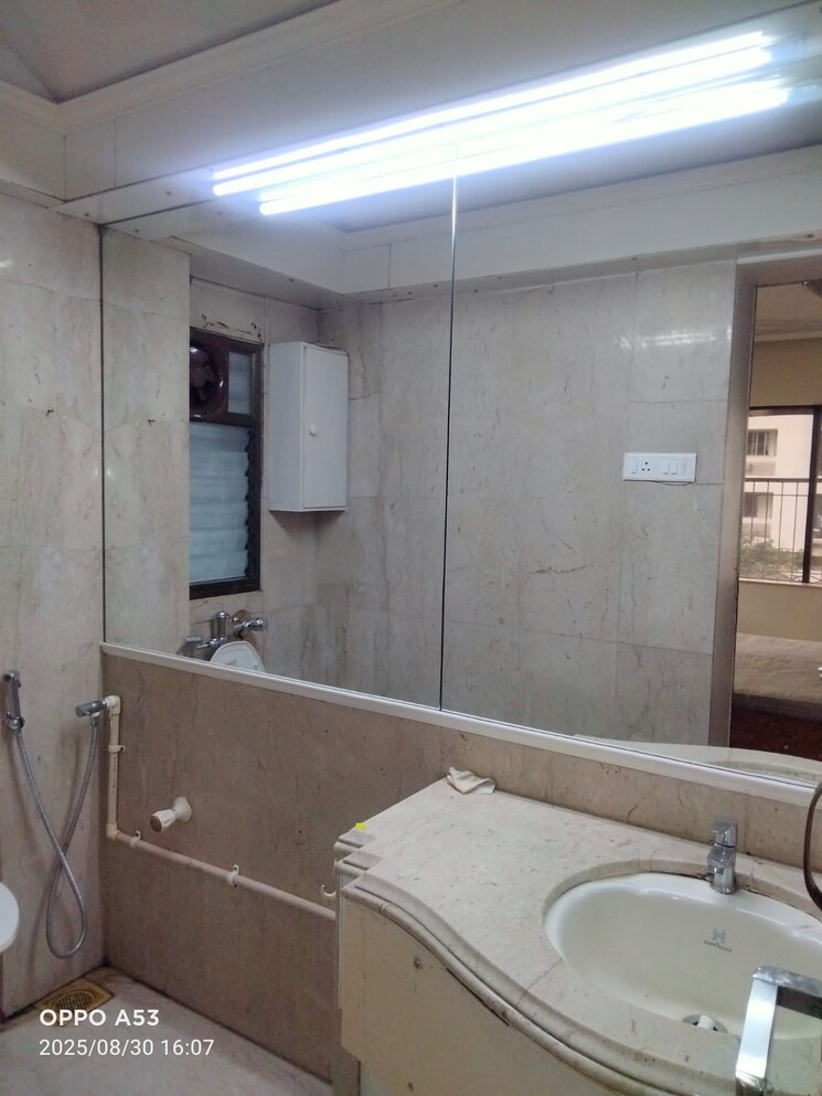 Bathroom, madhukunj-apartment-prabhadevi 4 Bedroom 1500 Sq.Ft. Apartment In Prabhadevi Mumbai 9153165