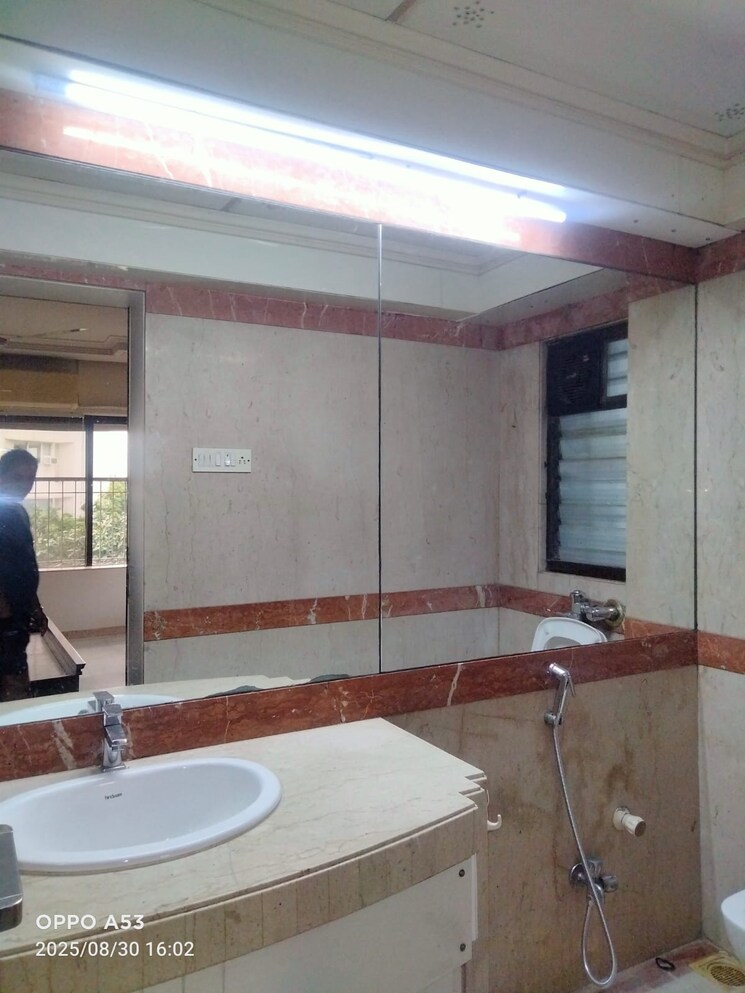 Bathroom, madhukunj-apartment-prabhadevi 4 Bedroom 1500 Sq.Ft. Apartment In Prabhadevi Mumbai 9153165