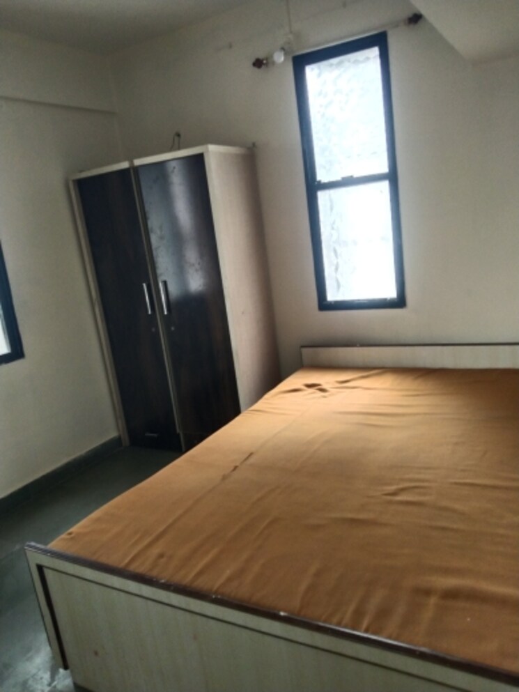 Room, jagrut-chs 1 Bedroom 700 Sq.Ft. Apartment In Gokhalenagar Pune 9153170