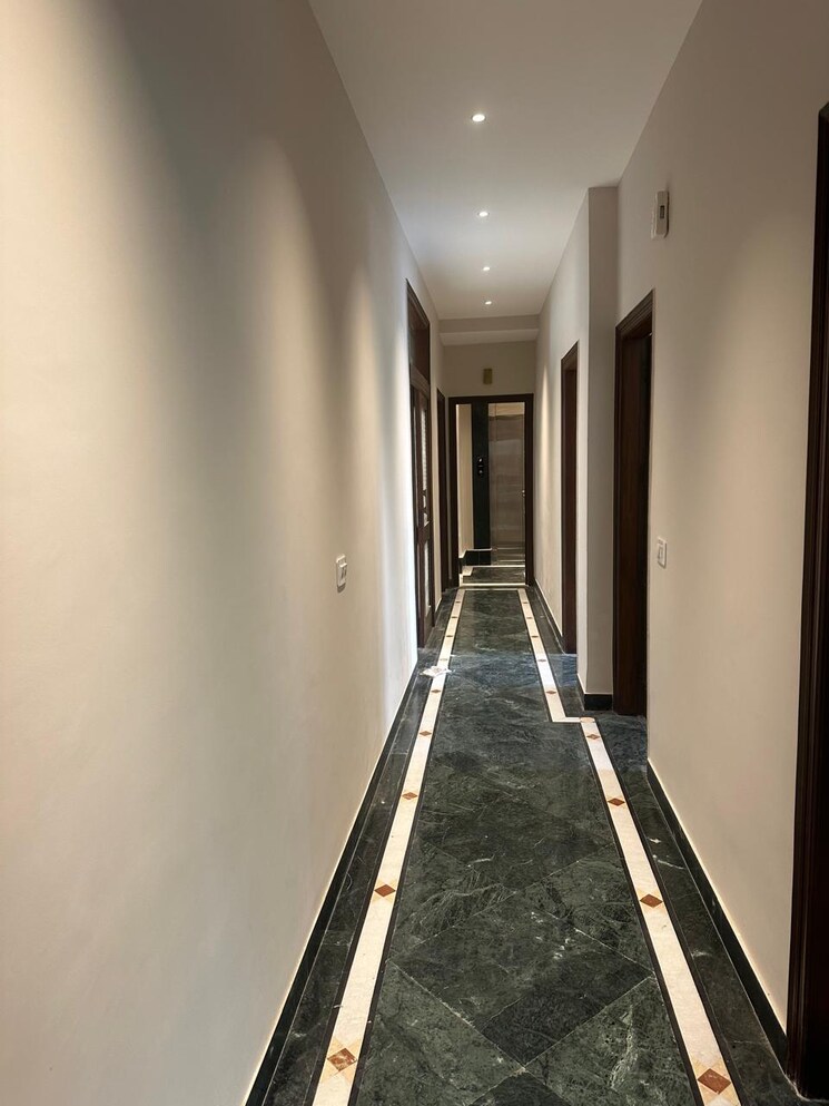 undefined, safdarjung enclave 4 Bedroom 500 Sq.Yd. Builder Floor In Safdarjung Enclave Delhi 9153228