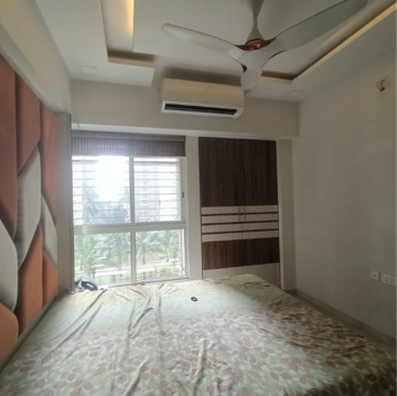 Bedroom in 2 BHK Apartment at Lodha Amara Tower 32 And 33, Sandoz Baug – for Rent