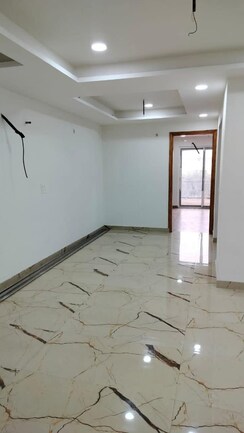 2 BHK + Pooja Room,Servant Room,Study Room,Extra Room Apartment For Sale in Modipuram Bypass