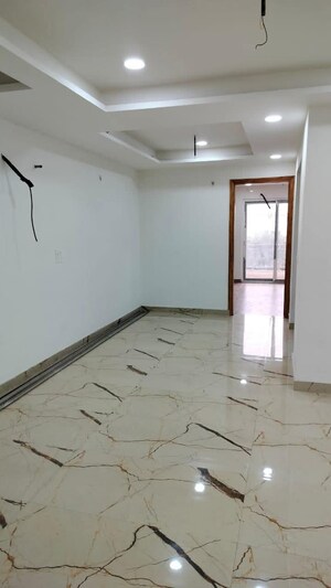 2 BHK Apartment For Sale in Modipuram Bypass