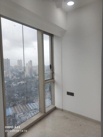 Room in 2 BHK Apartment at Worli – for Rent