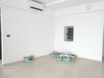 Room in 2 BHK Apartment at Worli – for Rent