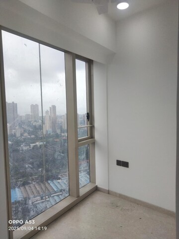Room in 2 BHK Apartment at Worli – for Rent