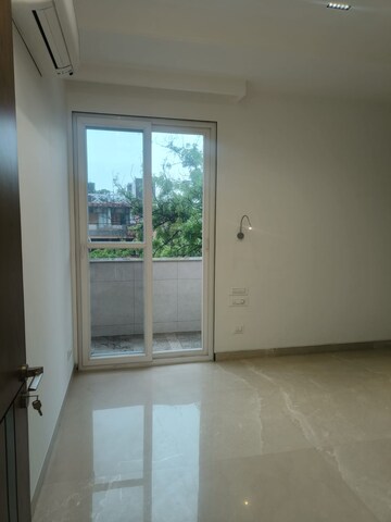 Room in 3 BHK Builder Floor at South Delhi – for Sale