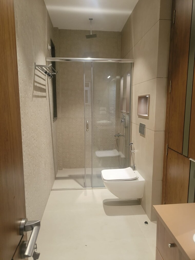 Bathroom, south delhi 3 Bedroom 1800 Sq.Ft. Builder Floor In South Delhi Delhi 9153259