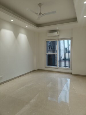 Room in 3 BHK Builder Floor at South Delhi – for Sale