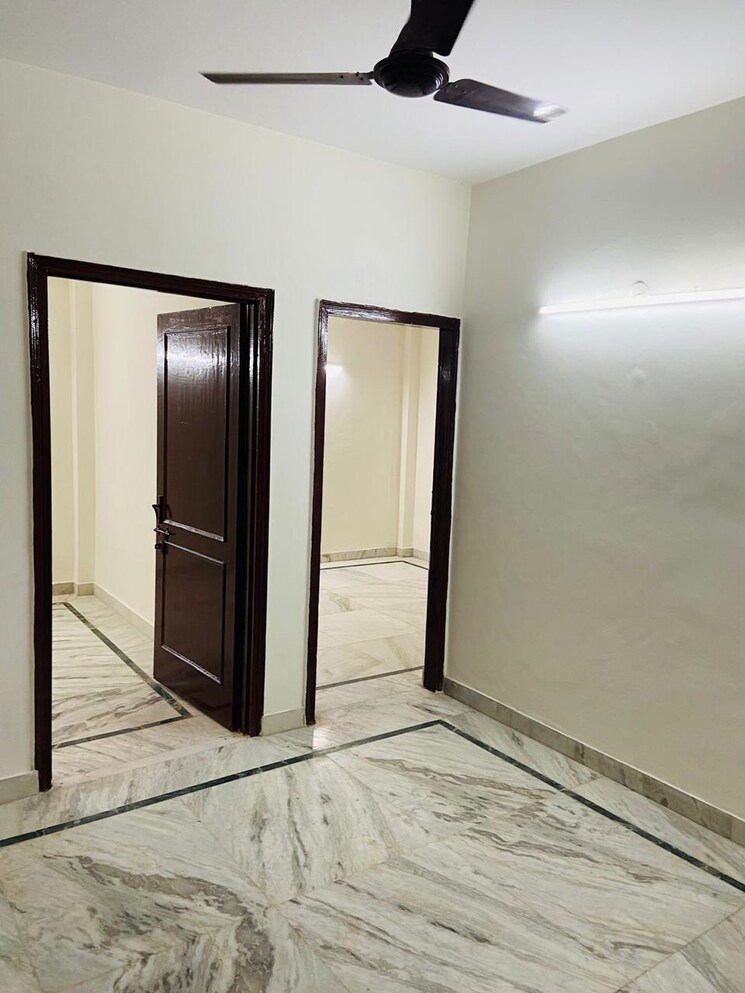 Room, paryavaran complex 2 Bedroom 800 Sq.Ft. Builder Floor In Paryavaran Complex Delhi 9153282