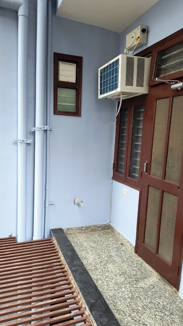Staircase in 2.5 BHK Builder Floor at Greenwood City, Sector 40 – for Rent
