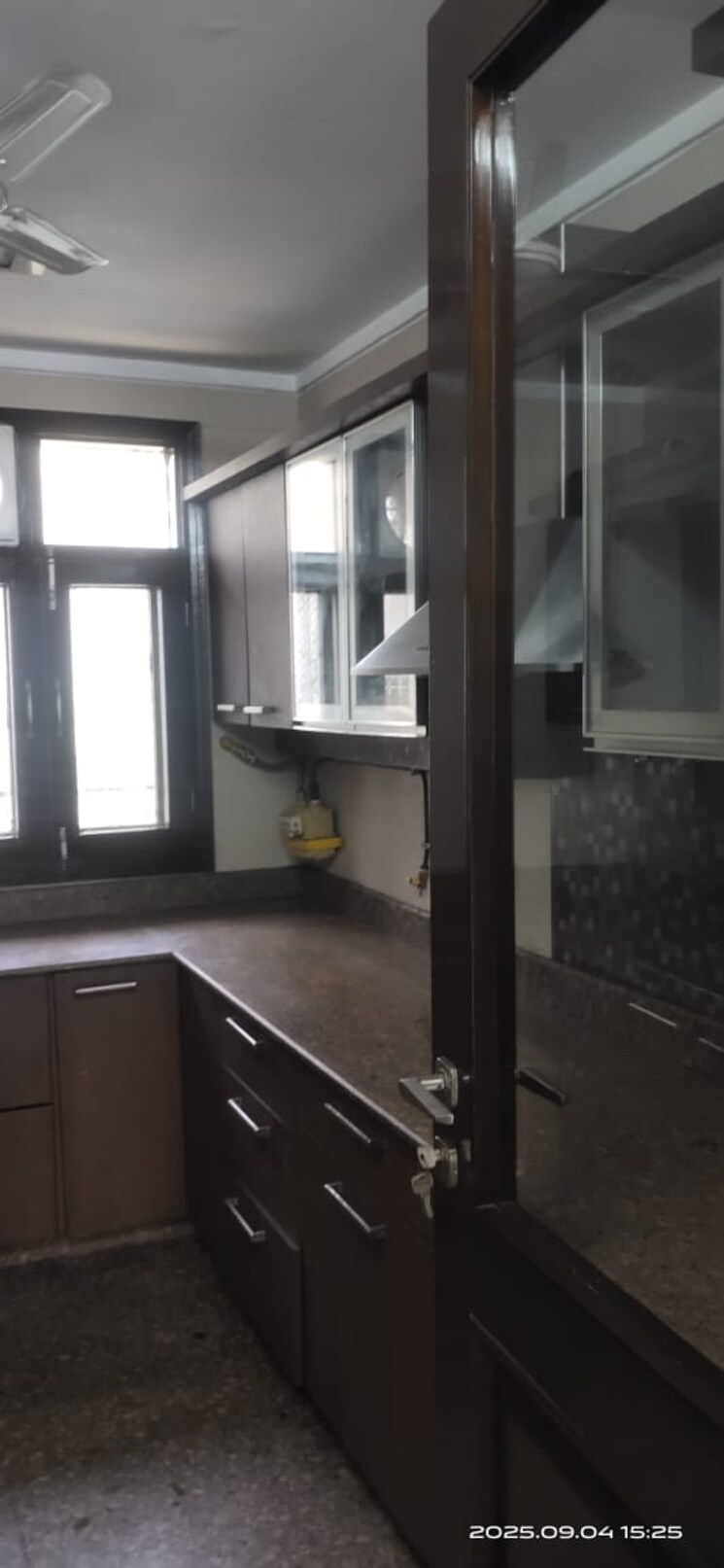 Kitchen, safdarjung enclave 3 Bedroom 200 Sq.Yd. Builder Floor In Safdarjung Enclave Delhi 9153342