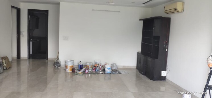  Parking, safdarjung enclave 3 Bedroom 200 Sq.Yd. Builder Floor In Safdarjung Enclave Delhi 9153342