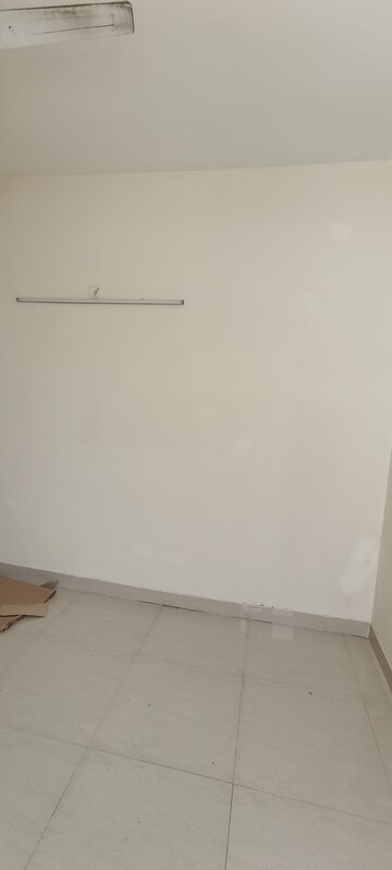 Furnished Amenities in 2 BHK Apartment at Shree Vardhman Mantra, Sector 67 – for Rent