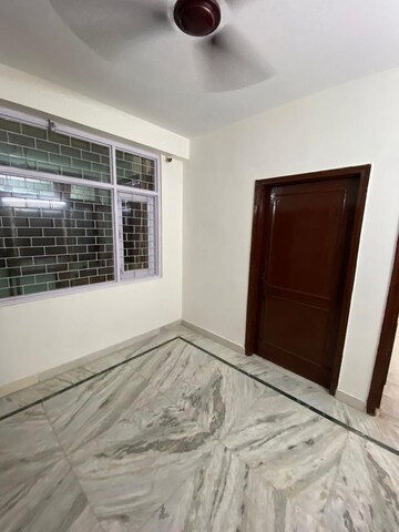 Room in 2 BHK Builder Floor at Paryavaran Complex – for Rent