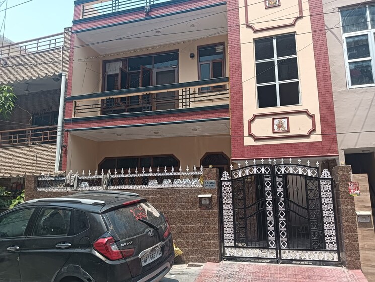 Exterior View, rwa-apartments-sector-27 5 Bedroom 220 Sq.Mt. Independent House In Sector 27 Noida 9153326