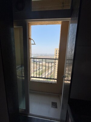 Room in 2 BHK Apartment at Rustomjee Urbania Azziano L Wing, Thane West – for Sale