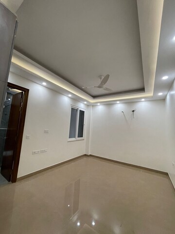 Room in 5 BHK Builder Floor at Sector 21c – for Sale