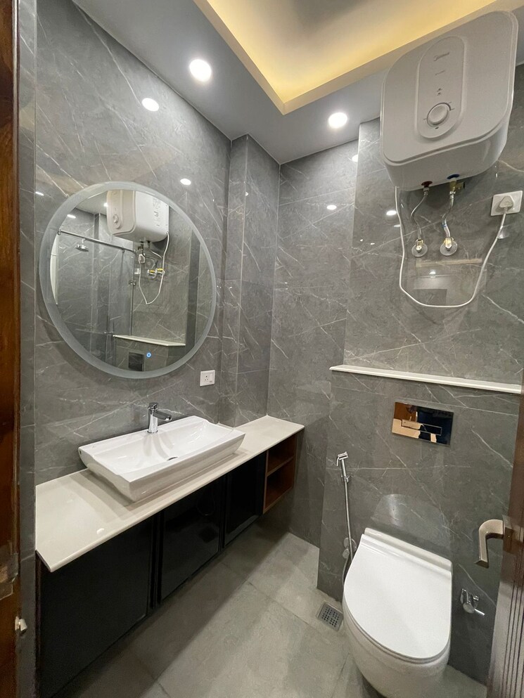Bathroom, sector 21c 5 Bedroom 4500 Sq.Ft. Builder Floor In Sector 21c Faridabad 9145570