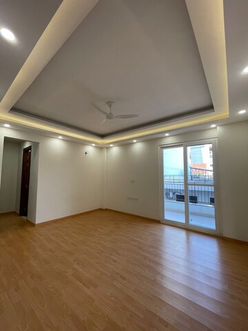 Room in 5 BHK Builder Floor at Sector 21c – for Sale