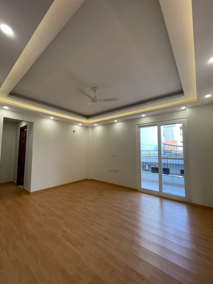 Room, sector 21c 5 Bedroom 4500 Sq.Ft. Builder Floor In Sector 21c Faridabad 9145570