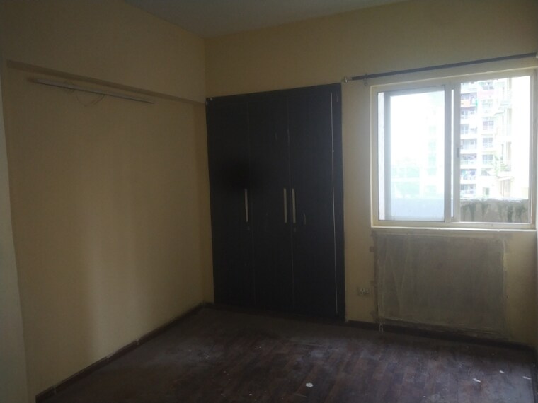 Room, paras-seasons 2 Bedroom 830 Sq.Ft. Apartment In Sector 168 Noida 9153378