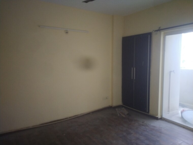 Room, paras-seasons 2 Bedroom 830 Sq.Ft. Apartment In Sector 168 Noida 9153378
